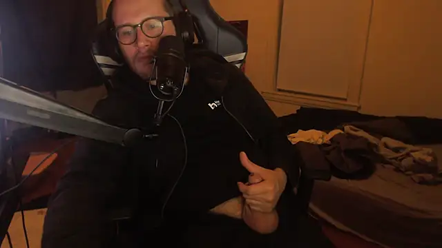 chicostick413 online show from September 26, 2025, 12:25 am