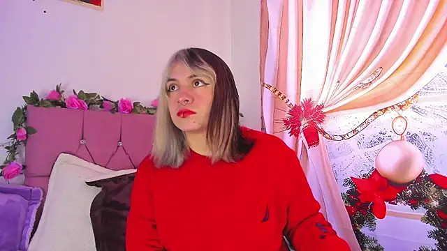 Snapshot of GilaKat chatting on December 9, 2024, 11:26 am GilaKat online show from December 9, 2024, 11:26 am