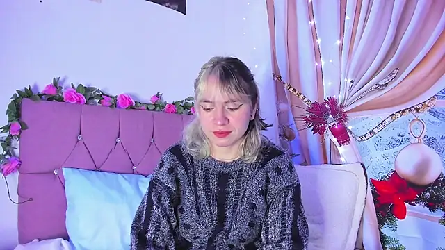 Snapshot of GilaKat chatting on December 23, 2024, 9:38 am GilaKat online show from December 23, 2024, 9:38 am