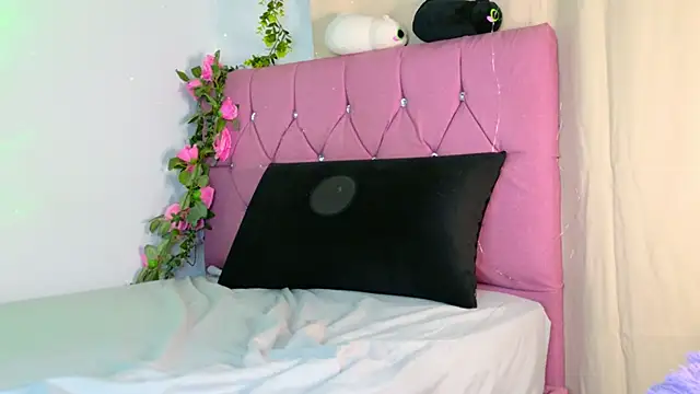 Snapshot of GilaKat chatting on September 27, 2025, 4:50 am GilaKat online show from September 27, 2025, 4:50 am