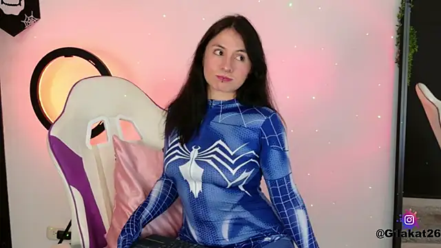 Snapshot of GilaKat chatting on November 6, 2025, 4:57 am GilaKat online show from November 6, 2025, 4:57 am