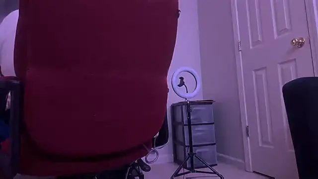 bigtennesseeboy online show from June 26, 2026, 10:19 am