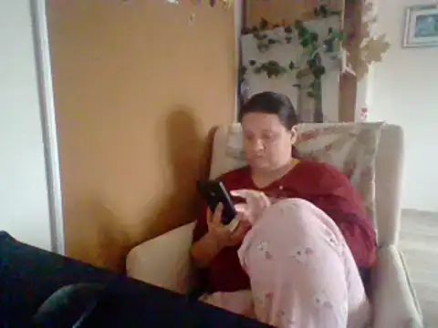 Snapshot of ReifeVenna chatting on December 4, 2024, 9:51 am ReifeVenna online show from December 4, 2024, 9:51 am