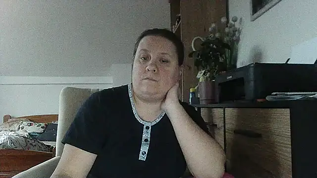 Snapshot of ReifeVenna chatting on November 17, 2025, 2:01 pm ReifeVenna online show from November 17, 2025, 2:01 pm