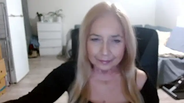 Snapshot of sofia_xkiss chatting on January 6, 2025, 2:36 pm sofia xkiss online show from January 6, 2025, 2:36 pm