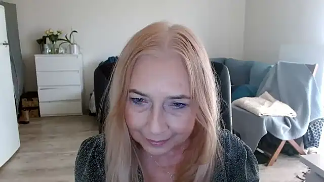 Snapshot of sofia_xkiss chatting on January 22, 2025, 10:50 am sofia xkiss online show from January 22, 2025, 10:50 am