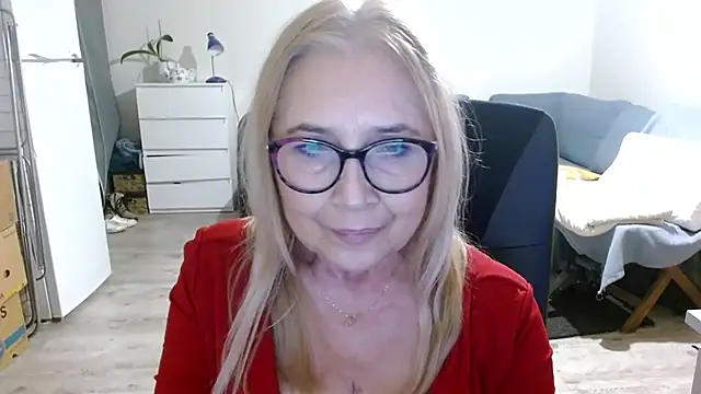 Snapshot of sofia_xkiss chatting on February 3, 2025, 5:56 pm sofia xkiss online show from February 3, 2025, 5:56 pm