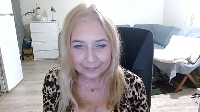 Snapshot of sofia_xkiss chatting on February 4, 2025, 3:36 pm sofia xkiss online show from February 4, 2025, 3:36 pm