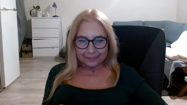 Snapshot of sofia_xkiss chatting on February 21, 2025, 6:04 pm sofia xkiss online show from February 21, 2025, 6:04 pm