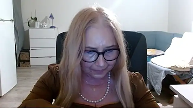 Snapshot of sofia_xkiss chatting on February 23, 2025, 5:50 pm sofia xkiss online show from February 23, 2025, 5:50 pm