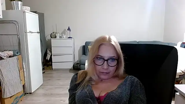 Snapshot of sofia_xkiss chatting on March 2, 2025, 5:58 pm sofia xkiss online show from March 2, 2025, 5:58 pm