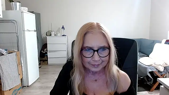 Snapshot of sofia_xkiss chatting on March 3, 2025, 7:54 am sofia xkiss online show from March 3, 2025, 7:54 am