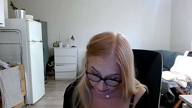 Snapshot of sofia_xkiss chatting on March 3, 2025, 11:00 am sofia xkiss online show from March 3, 2025, 11:00 am