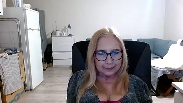 Snapshot of sofia_xkiss chatting on March 4, 2025, 5:45 pm sofia xkiss online show from March 4, 2025, 5:45 pm