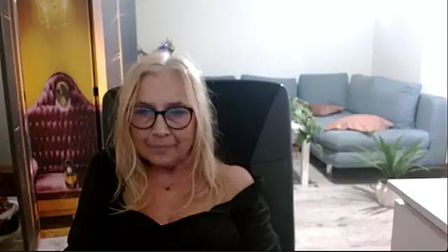 Snapshot of sofia_xkiss chatting on September 22, 2025, 2:30 pm sofia xkiss online show from September 22, 2025, 2:30 pm