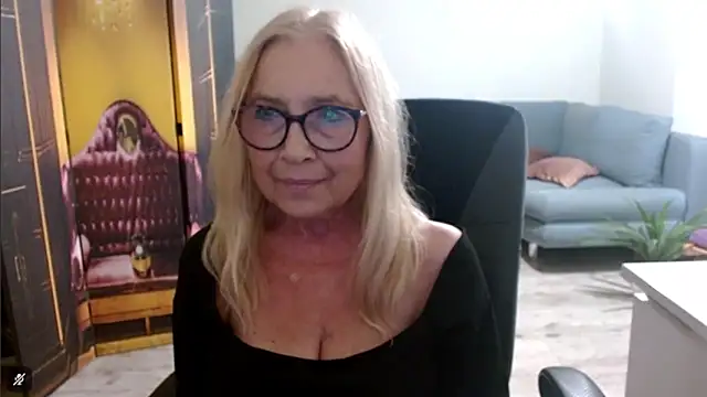 Snapshot of sofia_xkiss chatting on October 6, 2025, 1:52 pm sofia xkiss online show from October 6, 2025, 1:52 pm