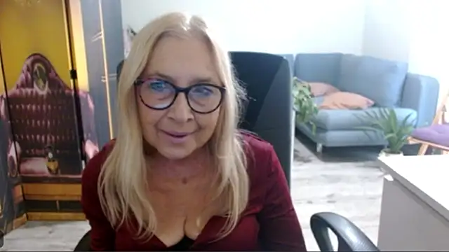 Snapshot of sofia_xkiss chatting on October 12, 2025, 1:43 pm sofia xkiss online show from October 12, 2025, 1:43 pm