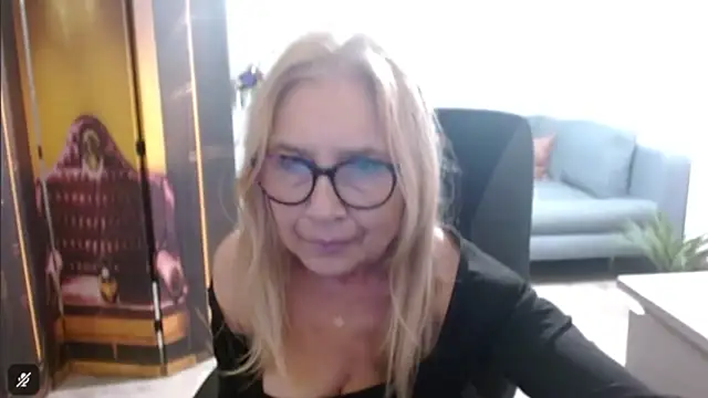 Snapshot of sofia_xkiss chatting on November 18, 2025, 3:05 pm sofia xkiss online show from November 18, 2025, 3:05 pm