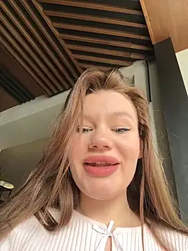 justmila online show from December 16, 2024, 10:40 am