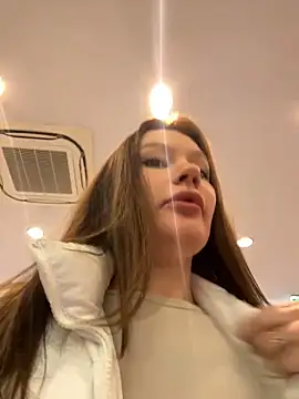 justmila online show from December 22, 2024, 2:38 pm