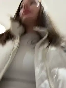 justmila online show from December 26, 2024, 4:04 pm