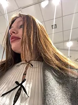 justmila online show from January 5, 2025, 11:37 am