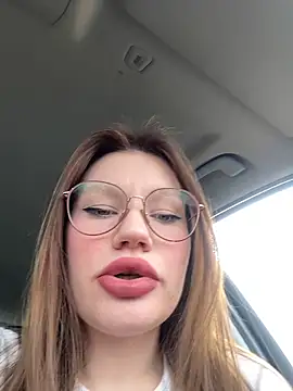 justmila online show from February 17, 2025, 10:40 am