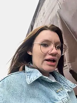 justmila online show from March 16, 2025, 2:44 pm