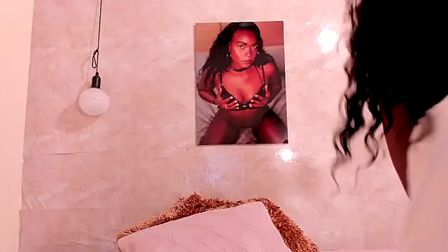 Snapshot of NicolVilla chatting on March 10, 2025, 12:48 pm NicolVilla online show from March 10, 2025, 12:48 pm