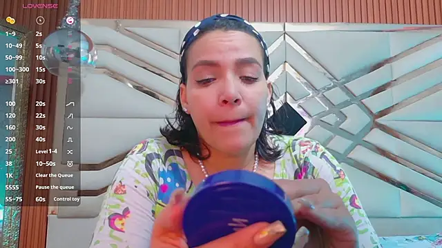 Sluttyandmature online show from June 19, 2026, 12:09 pm