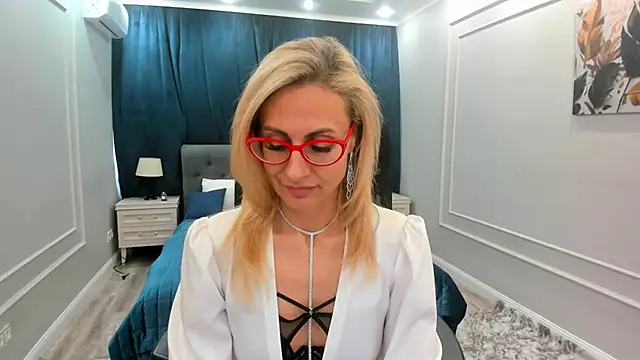 Snapshot of MuseOfStage chatting on February 26, 2025, 11:41 am MuseOfStage online show from February 26, 2025, 11:41 am