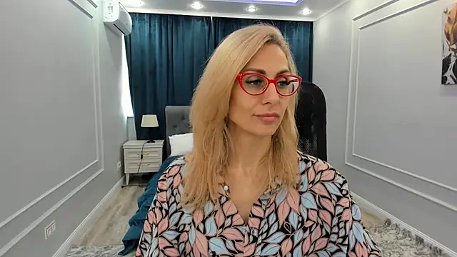 Snapshot of MuseOfStage chatting on March 10, 2025, 11:32 am MuseOfStage online show from March 10, 2025, 11:32 am