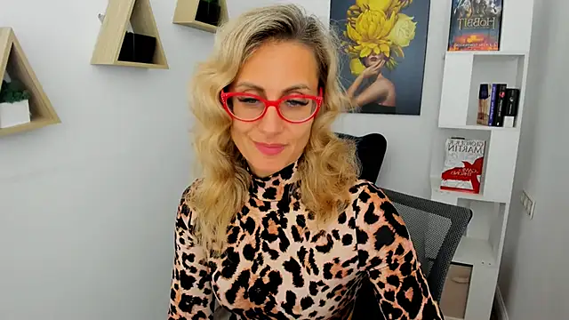 Snapshot of MuseOfStage chatting on November 9, 2025, 11:30 am MuseOfStage online show from November 9, 2025, 11:30 am