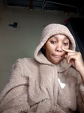 Shria107 online show from October 13, 2025, 10:10 pm