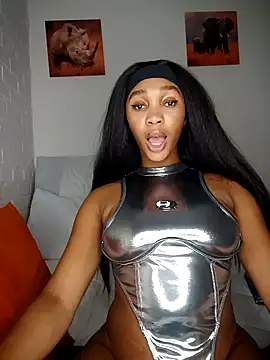 Shria107 online show from December 16, 2025, 8:36 pm