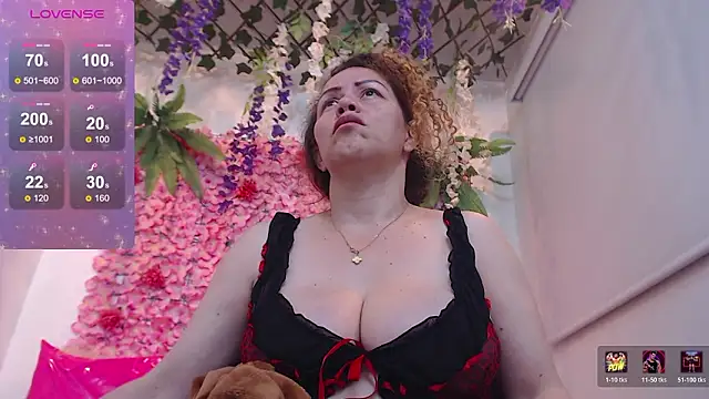 BLONDE SEXYHOT online show from February 19, 2026, 10:00 am