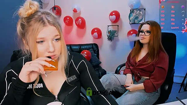 Snapshot of juli_kisss chatting on February 17, 2025, 11:09 pm juli kisss online show from February 17, 2025, 11:09 pm