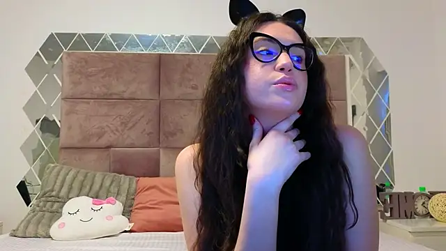 Snapshot of SweetScribe chatting on January 7, 2025, 6:59 am SweetScribe online show from January 7, 2025, 6:59 am