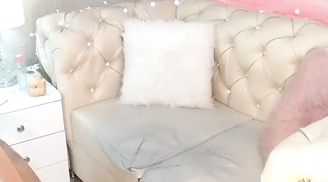 Snapshot of Barbie_Fox chatting on February 19, 2025, 10:09 pm Barbie Fox online show from February 19, 2025, 10:09 pm