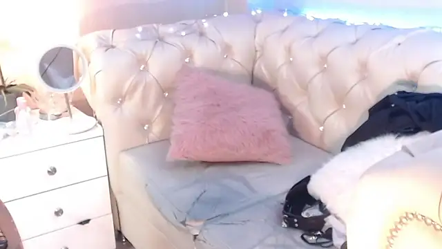 Snapshot of Barbie_Fox chatting on July 30, 2026, 12:53 am Barbie Fox online show from July 30, 2026, 12:53 am