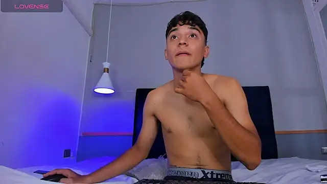 Snapshot of Austin_Cardieff chatting on December 28, 2024, 7:43 pm Austin Cardieff online show from December 28, 2024, 7:43 pm