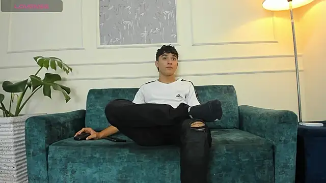 Snapshot of Austin_Cardieff chatting on January 7, 2025, 2:53 am Austin Cardieff online show from January 7, 2025, 2:53 am