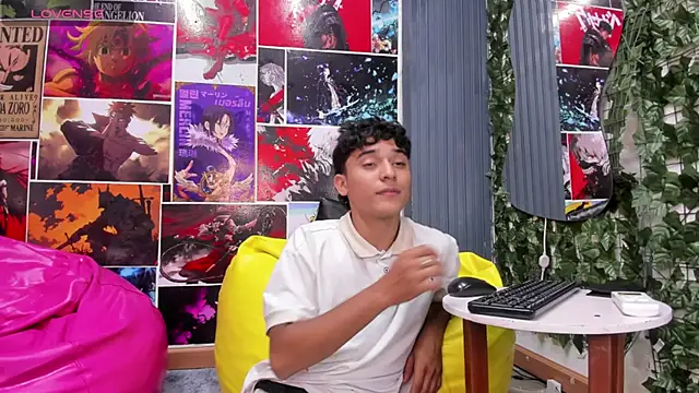 Snapshot of Austin_Cardieff chatting on January 14, 2025, 2:40 am Austin Cardieff online show from January 14, 2025, 2:40 am