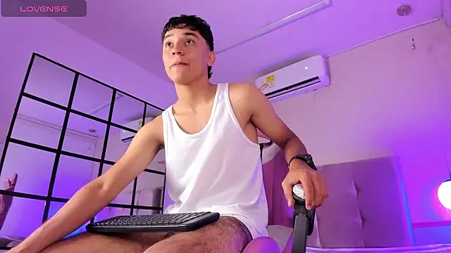 Snapshot of Austin_Cardieff chatting on February 8, 2025, 4:36 pm Austin Cardieff online show from February 8, 2025, 4:36 pm