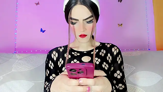TatiGil online show from May 15, 2026, 4:36 pm