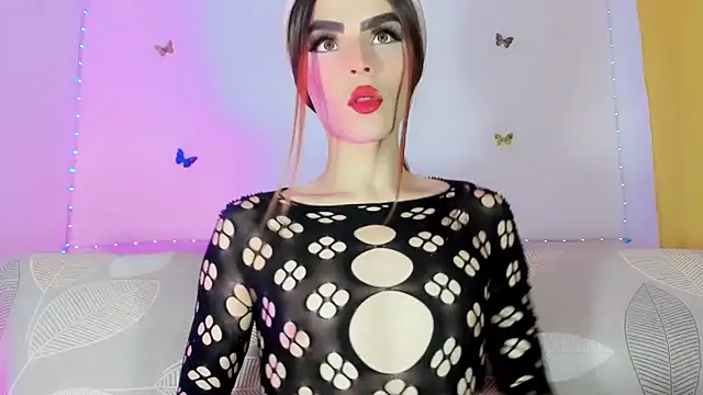 TatiGil online show from May 25, 2026, 8:04 pm