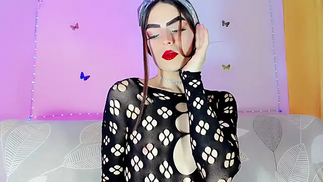 TatiGil online show from June 4, 2026, 8:15 pm