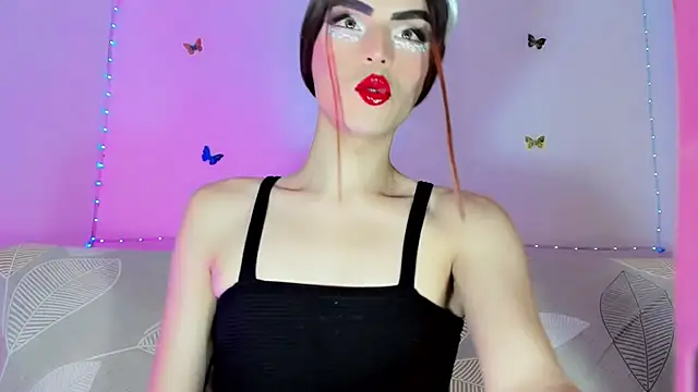 TatiGil online show from June 6, 2026, 8:46 pm