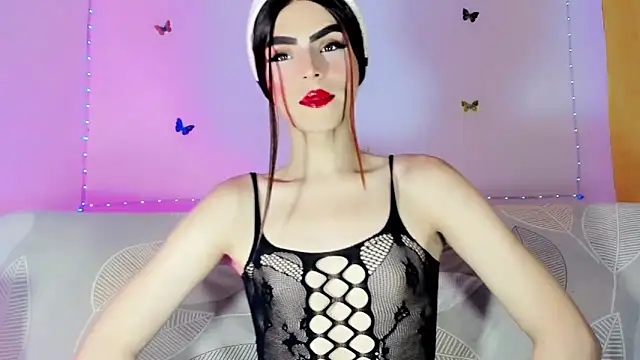 TatiGil online show from June 10, 2026, 8:30 pm