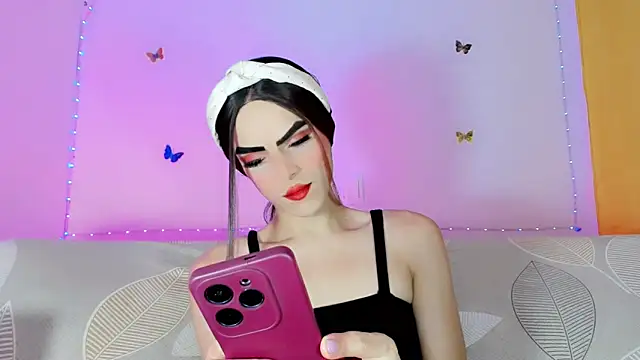 TatiGil online show from June 20, 2026, 8:55 pm